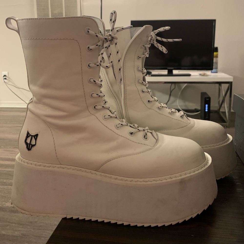 Naked wolf boots